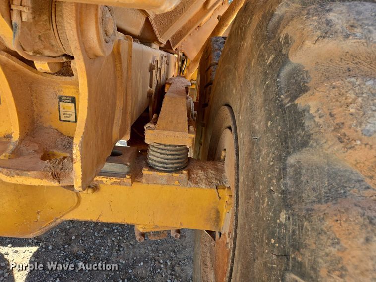 image for item DW7098 2011 John Deere 250D Series II haul truck