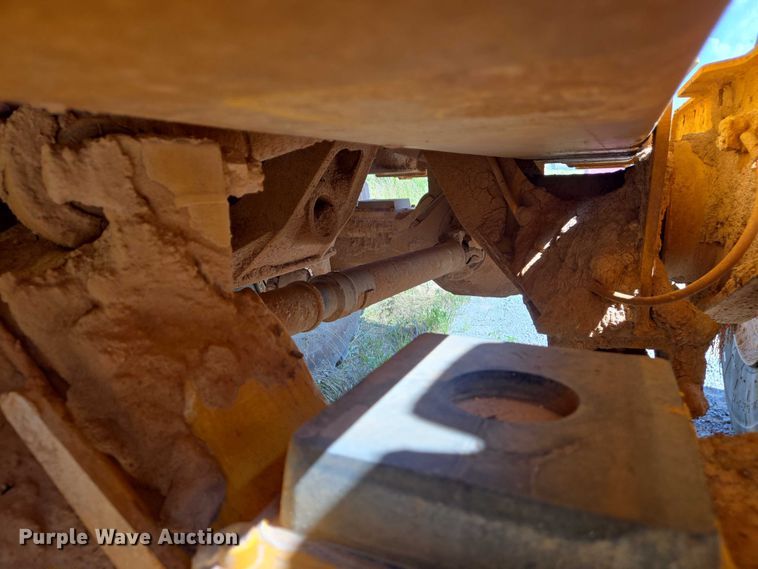 image for item DW7098 2011 John Deere 250D Series II haul truck