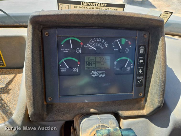 image for item DW7098 2011 John Deere 250D Series II haul truck