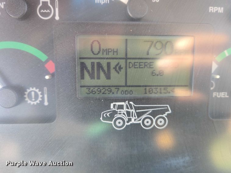 image for item DW7098 2011 John Deere 250D Series II haul truck