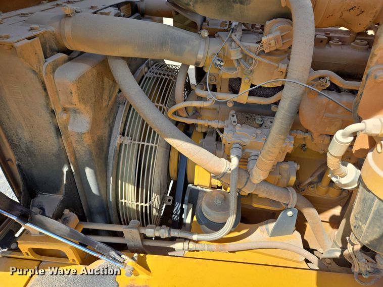 image for item DW7098 2011 John Deere 250D Series II haul truck