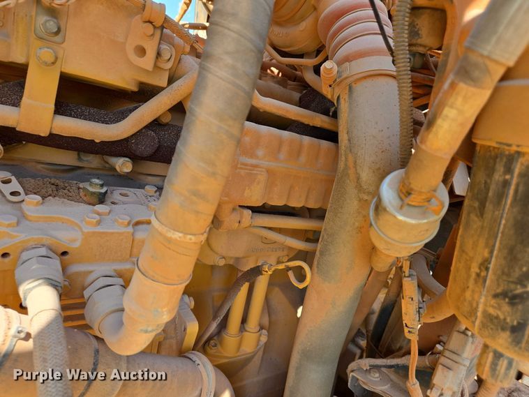 image for item DW7098 2011 John Deere 250D Series II haul truck