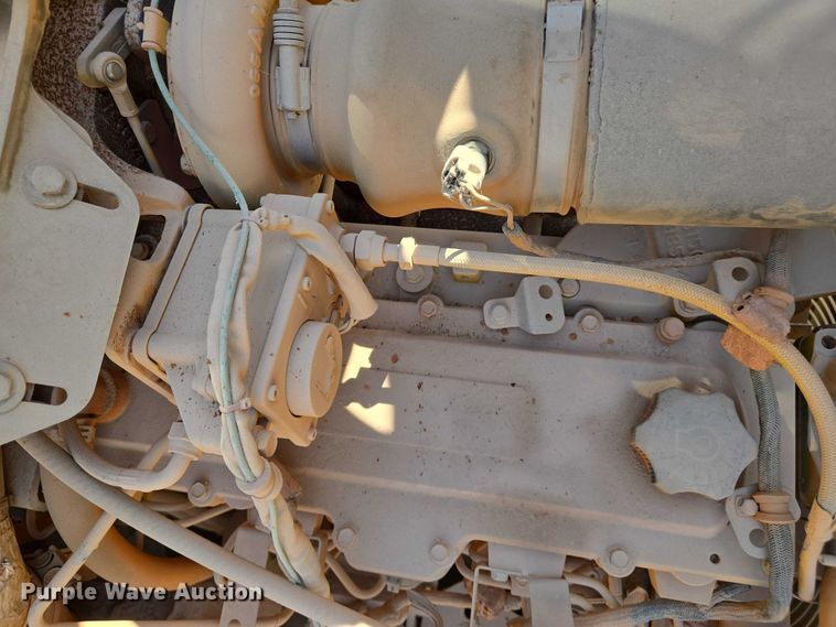 image for item DW7098 2011 John Deere 250D Series II haul truck