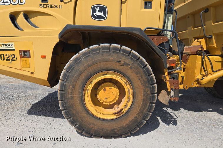 image for item DW7098 2011 John Deere 250D Series II haul truck