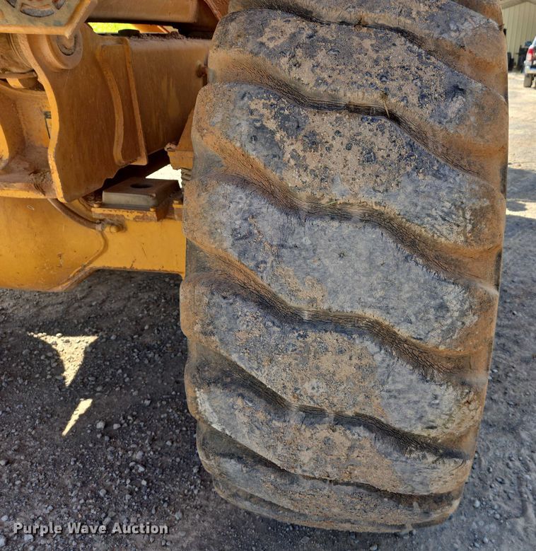 image for item DW7098 2011 John Deere 250D Series II haul truck