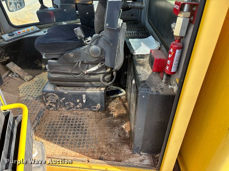 image for item DW7099 2012 Bomag BC1172RB3 landfill compactor