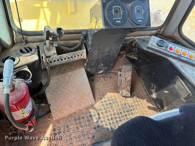 image for item DW7099 2012 Bomag BC1172RB3 landfill compactor