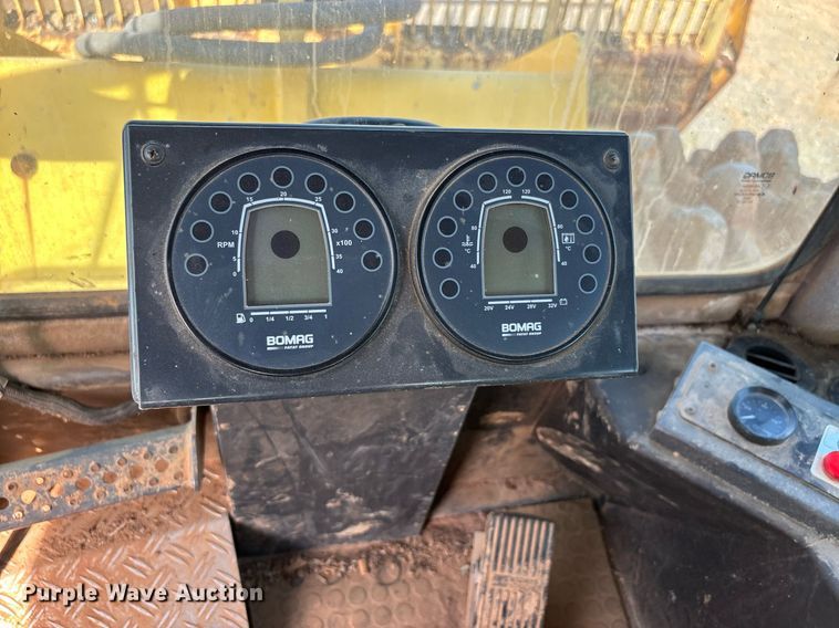 image for item DW7099 2012 Bomag BC1172RB3 landfill compactor