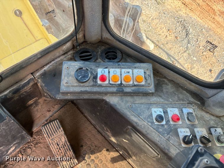 image for item DW7099 2012 Bomag BC1172RB3 landfill compactor