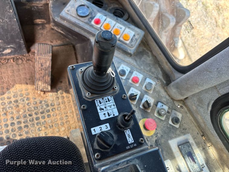 image for item DW7099 2012 Bomag BC1172RB3 landfill compactor