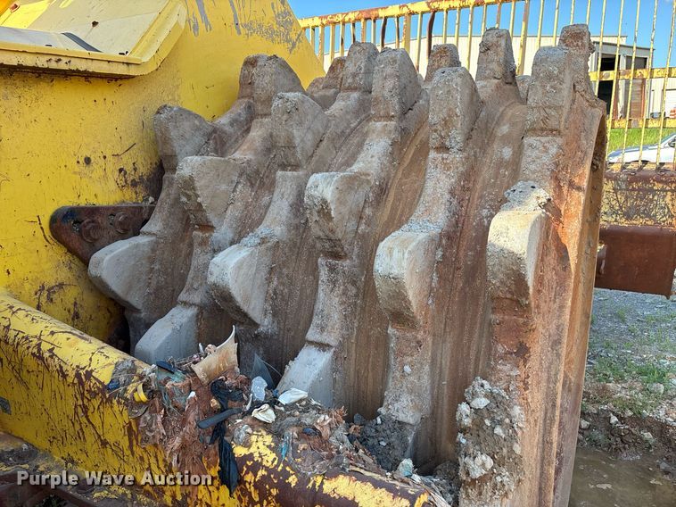 image for item DW7099 2012 Bomag BC1172RB3 landfill compactor