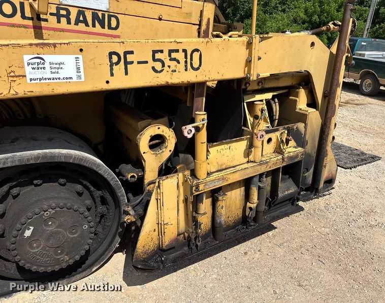 image for item DW7119 1999 Blaw-Knox PF-5510 paver