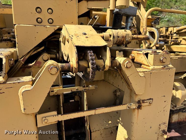 image for item DW7119 1999 Blaw-Knox PF-5510 paver