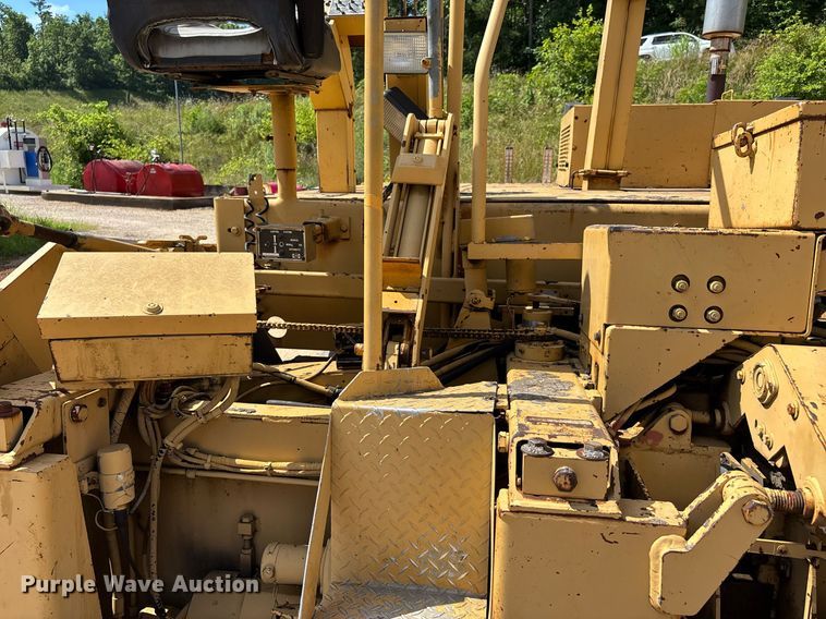 image for item DW7119 1999 Blaw-Knox PF-5510 paver