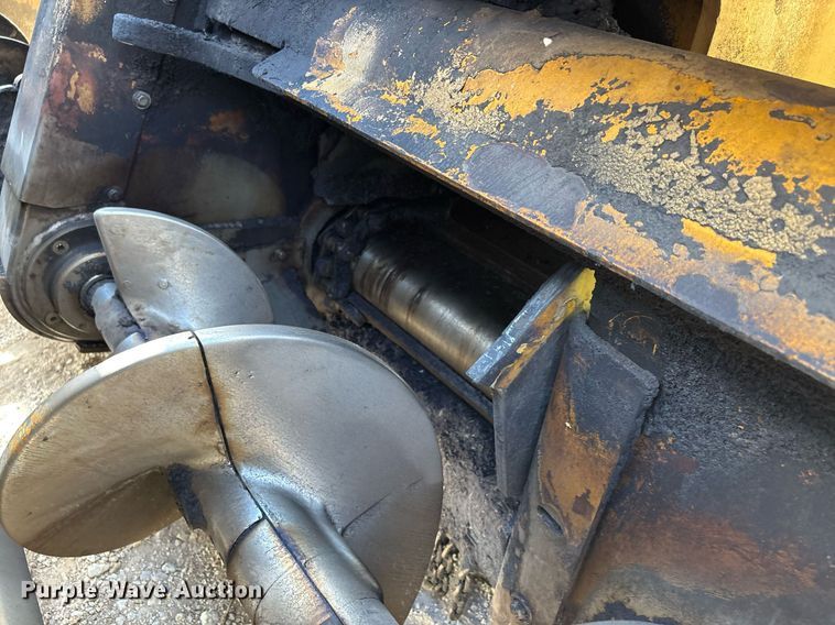 image for item DW7119 1999 Blaw-Knox PF-5510 paver