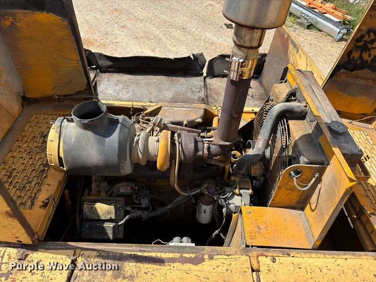 image for item DW7119 1999 Blaw-Knox PF-5510 paver