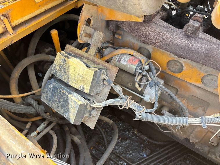 image for item DW7119 1999 Blaw-Knox PF-5510 paver