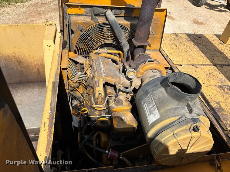 image for item DW7119 1999 Blaw-Knox PF-5510 paver