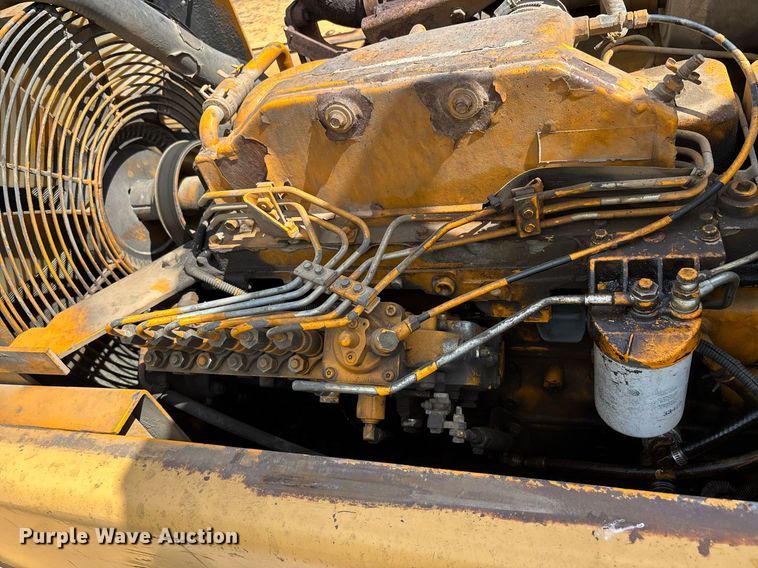 image for item DW7119 1999 Blaw-Knox PF-5510 paver