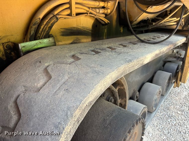 image for item DW7119 1999 Blaw-Knox PF-5510 paver