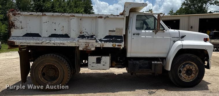 image for item DX5534 1991 Ford F800F dump truck