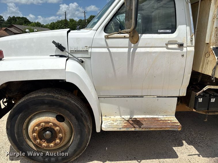 image for item DX5534 1991 Ford F800F dump truck