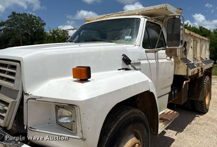 image for item DX5534 1991 Ford F800F dump truck
