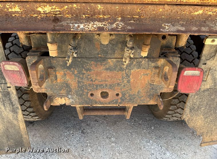 image for item DX5534 1991 Ford F800F dump truck