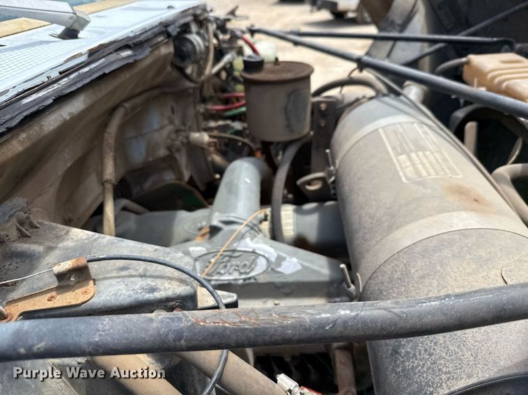 image for item DX5534 1991 Ford F800F dump truck