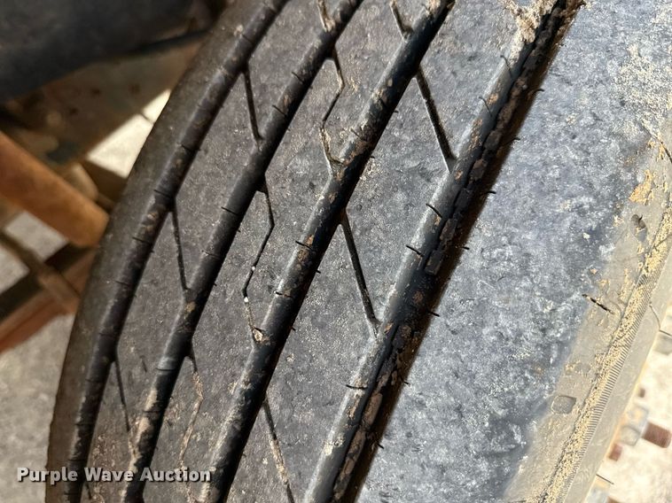 image for item DX5534 1991 Ford F800F dump truck