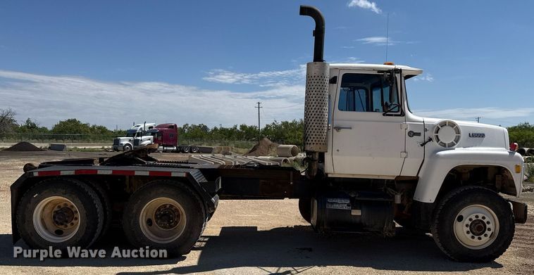 image for item DX5597 1986 Ford LT9000 semi truck