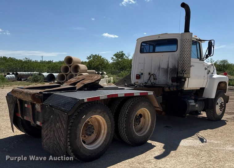 image for item DX5597 1986 Ford LT9000 semi truck