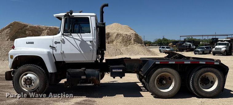 image for item DX5597 1986 Ford LT9000 semi truck