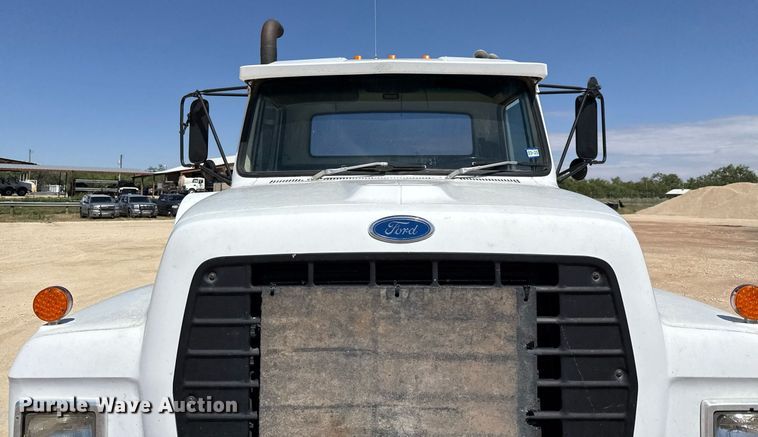 image for item DX5597 1986 Ford LT9000 semi truck