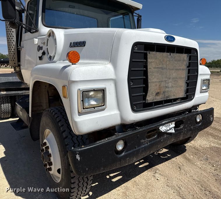 image for item DX5597 1986 Ford LT9000 semi truck