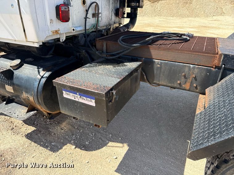 image for item DX5597 1986 Ford LT9000 semi truck