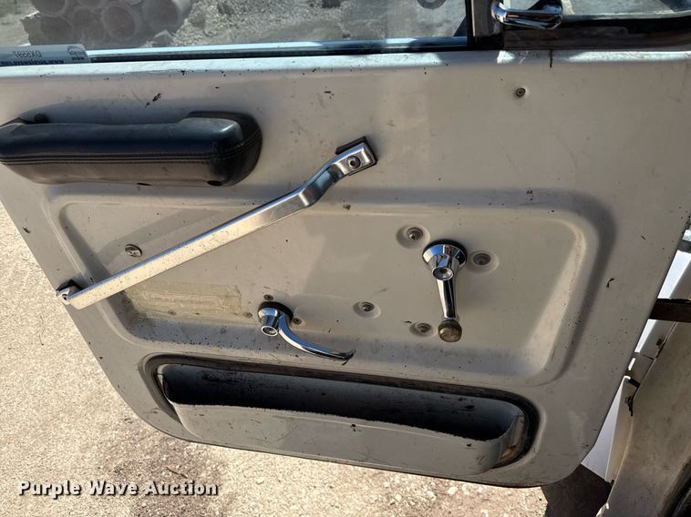 image for item DX5597 1986 Ford LT9000 semi truck