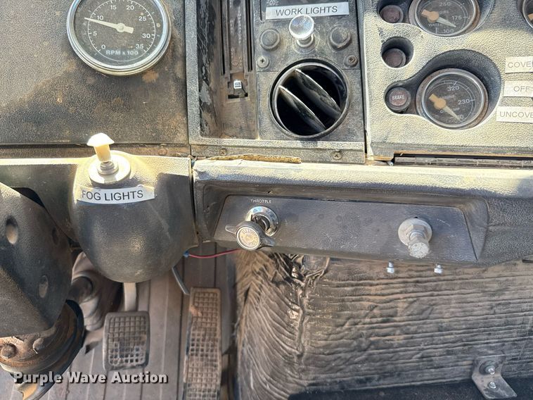 image for item DX5597 1986 Ford LT9000 semi truck