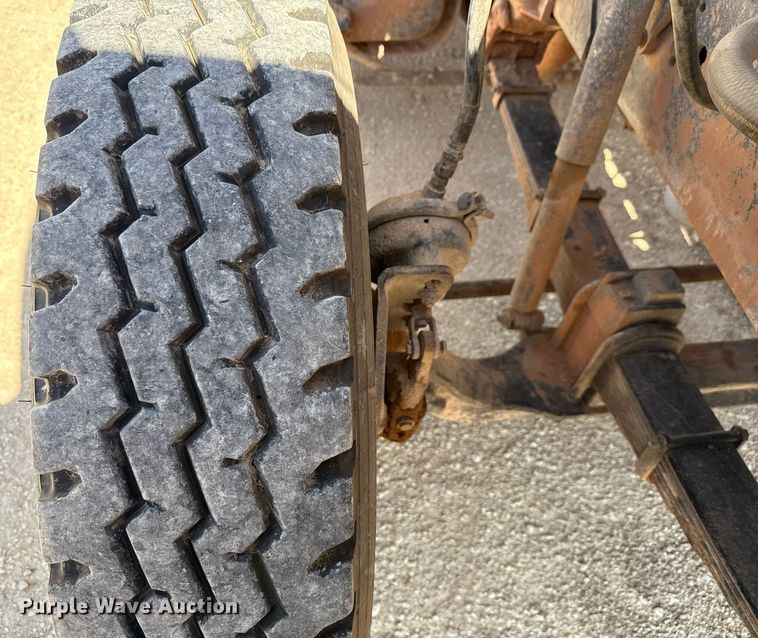 image for item DX5597 1986 Ford LT9000 semi truck