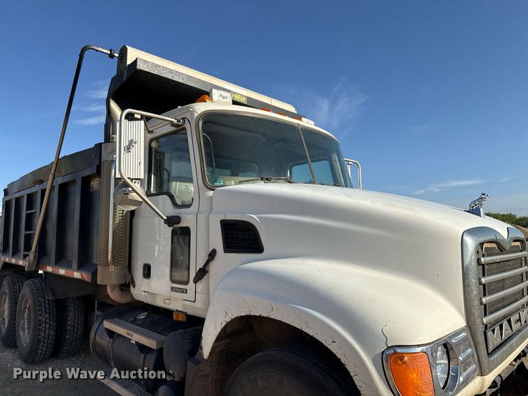 image for item DX5598 2006 Mack CV713 Granite dump truck