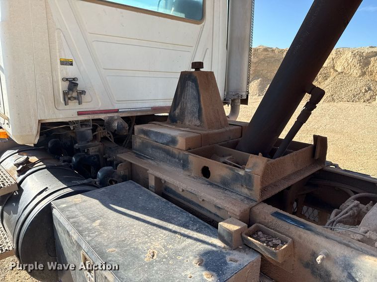 image for item DX5598 2006 Mack CV713 Granite dump truck