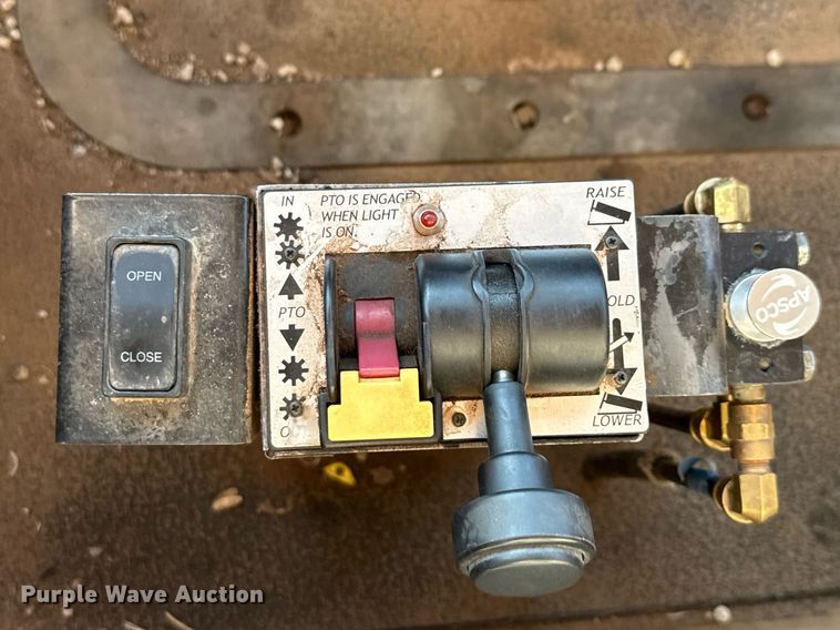 image for item DX5598 2006 Mack CV713 Granite dump truck