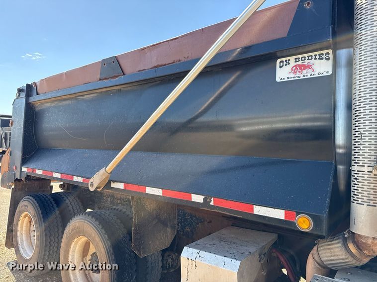 image for item DX5599 2016 Caterpillar CT660S dump truck