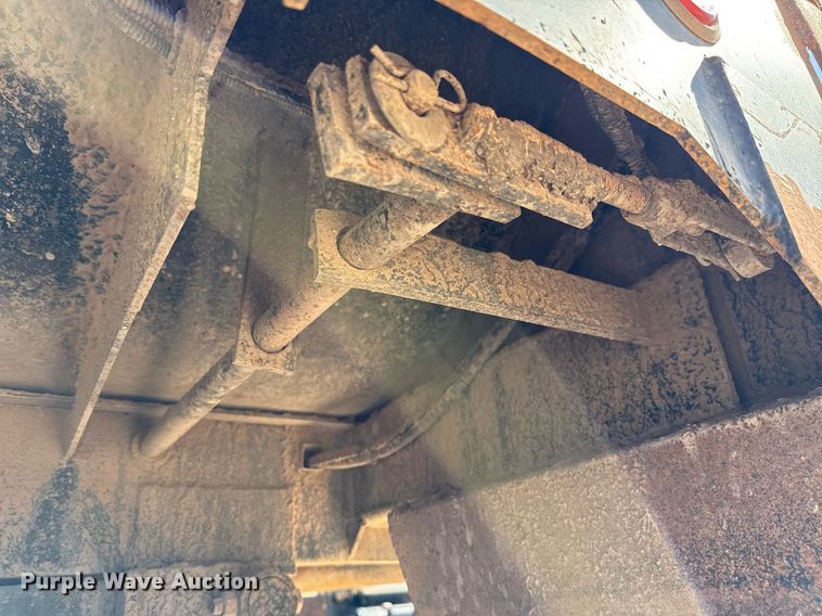 image for item DX5599 2016 Caterpillar CT660S dump truck