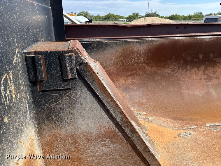 image for item DX5599 2016 Caterpillar CT660S dump truck