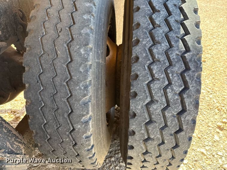 image for item DX5599 2016 Caterpillar CT660S dump truck