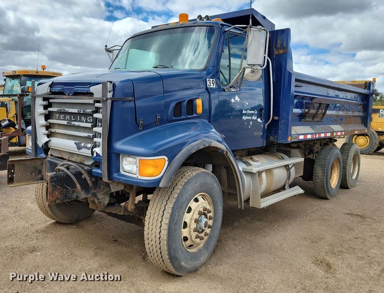 image for item DX6992 2004 Sterling L7500 dump truck