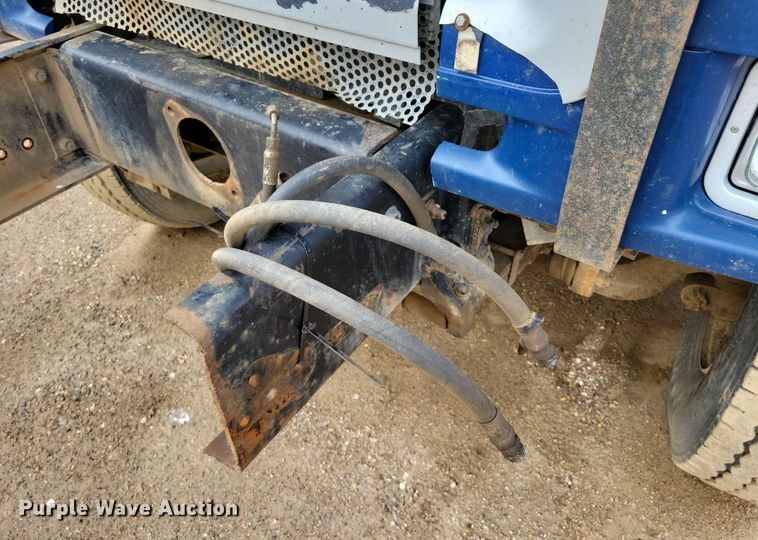 image for item DX6992 2004 Sterling L7500 dump truck