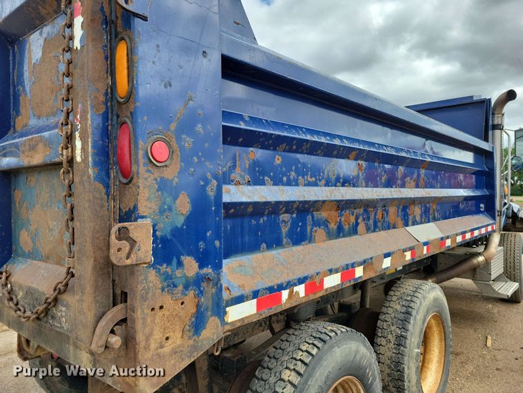 image for item DX6992 2004 Sterling L7500 dump truck