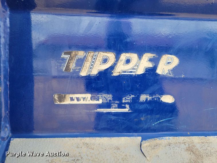 image for item DX6992 2004 Sterling L7500 dump truck